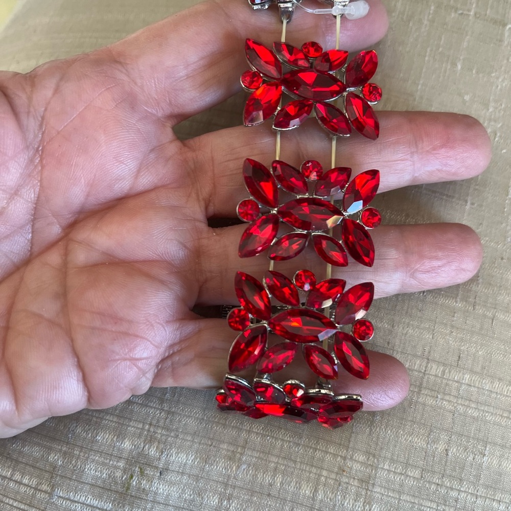 Red stretchy bracelets on sale - Picture 3 of 8